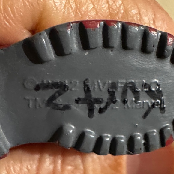 2012 MARVEL CAPTAIN AMERICA 10" TALKING (PUSH BUCKLE) ACTION FIGURE   #4418 - Picture 3 of 9